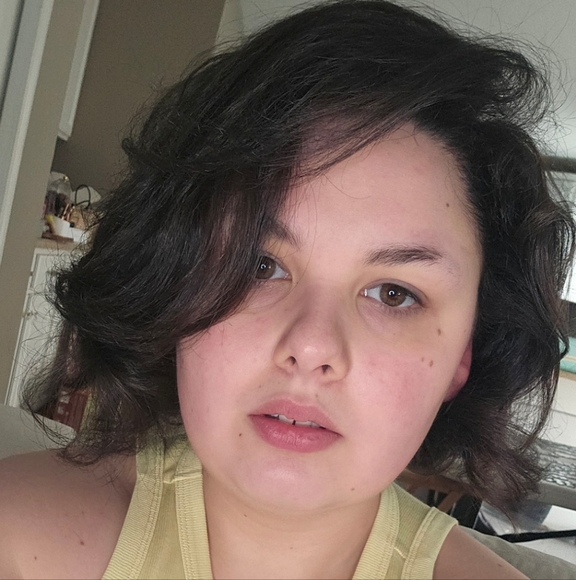 Meet your Posher, Cassidy - Picture 2 of 2